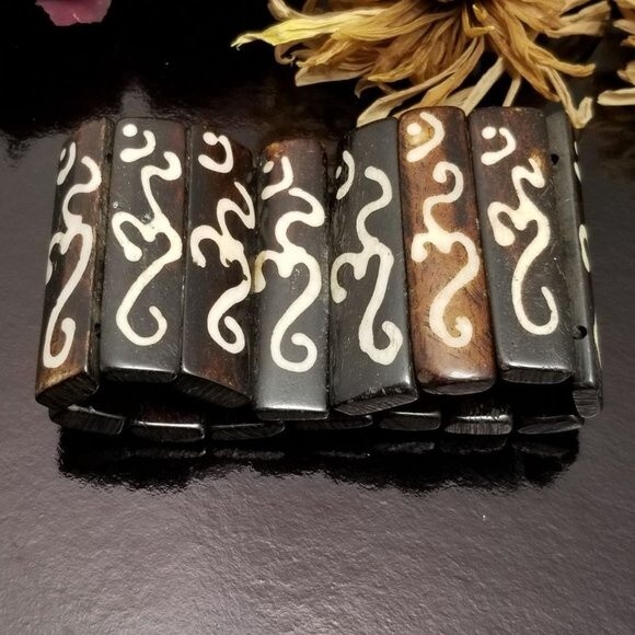 Coconut Shell Stretch Bracelet - Picture 9 of 9